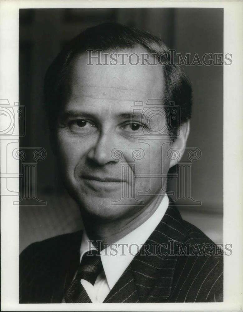 1981 Press Photo Bruce S. Gelb President Consumer Products Bristol-Myers Company - Historic Images