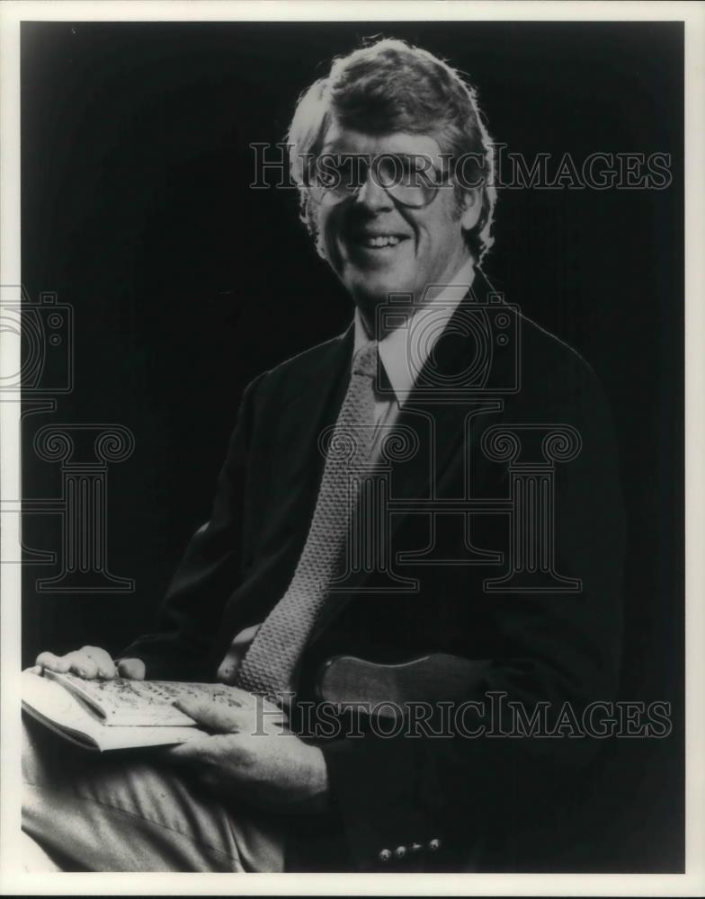 1985 Press Photo Judson Hale, author of Old Farmer&#39;s Almanac and Yankee Magazine - Historic Images