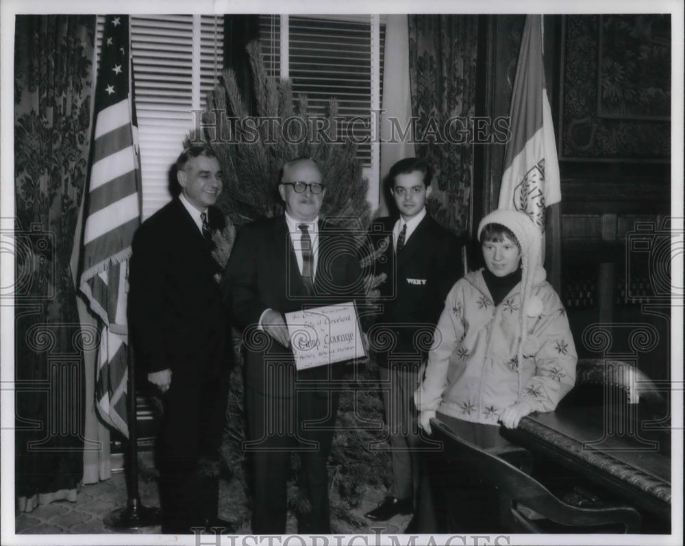 Press Photo Mayor Bronis Klemento &amp; General Cecil Whitcomb - cvp19052 - Historic Images