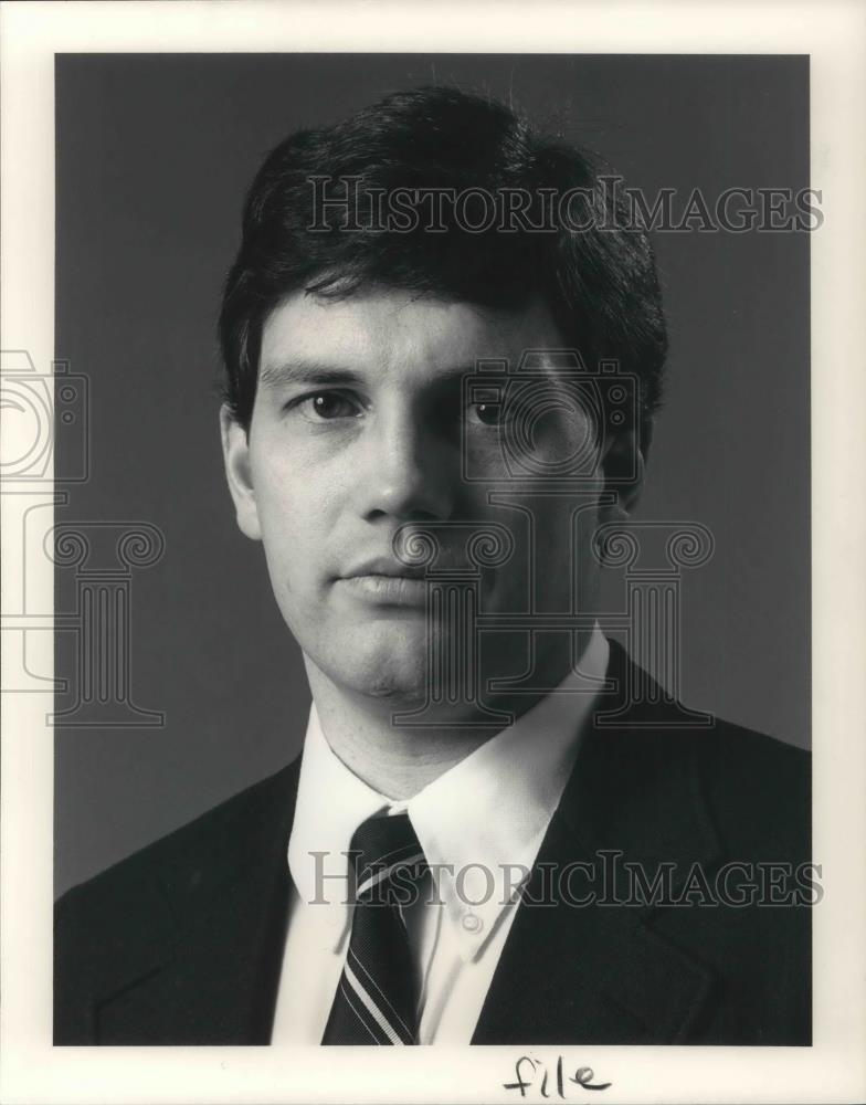 1985 Press Photo Robert C. Downey Jr. City Manager Cleveland Heights - cvp03660 - Historic Images