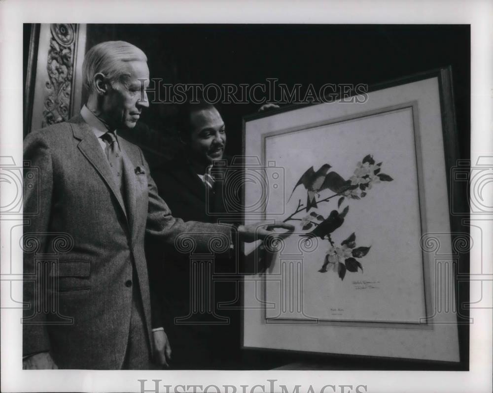 Press Photo Walter Hale presenting print of Richard Sloan&#39;s Purple Martin - Historic Images
