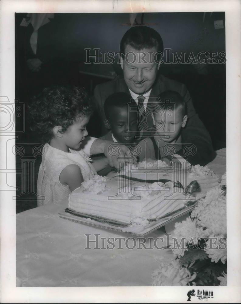 1967 Press Photo Harold L. Enarson President Cleveland State University - Historic Images