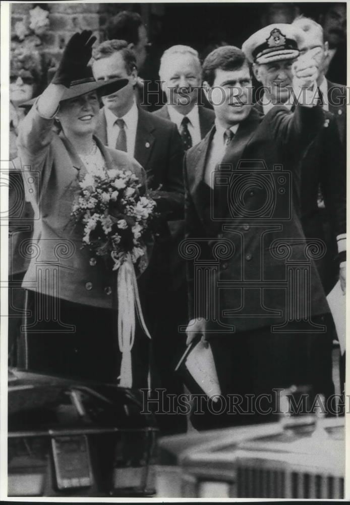 1992 Press Photo Prince Andrew and Fergie Duke and Duchess of York in Long Beach - Historic Images