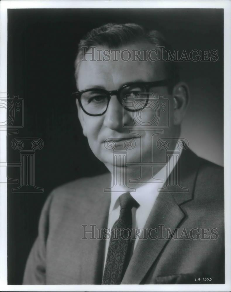1970 Press Photo Stanley E. Cox General Manager Americana of New York - Historic Images