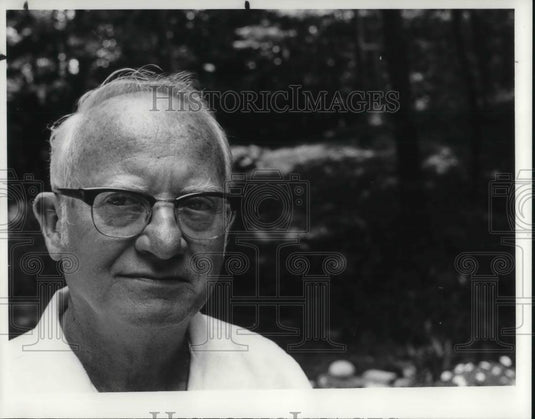 1982 Press Photo Victor Griffin - cvp16722 - Historic Images