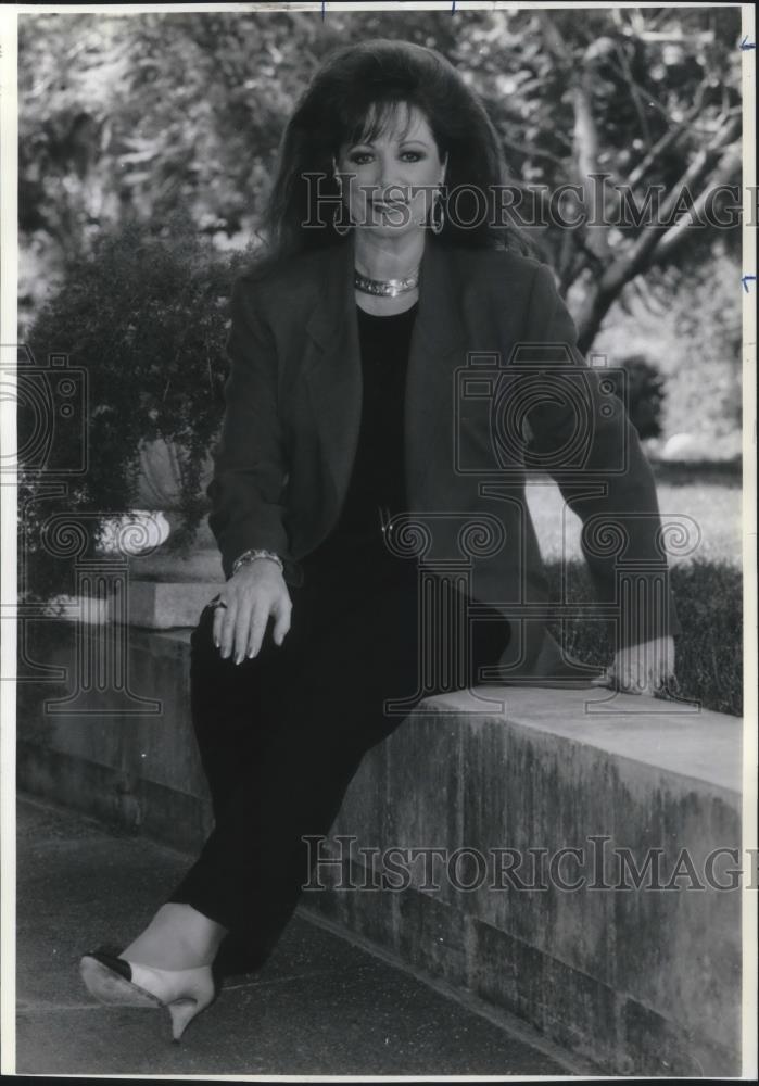 1990 Press Photo Jackie Collins Author Novelist Los Angeles California - Historic Images