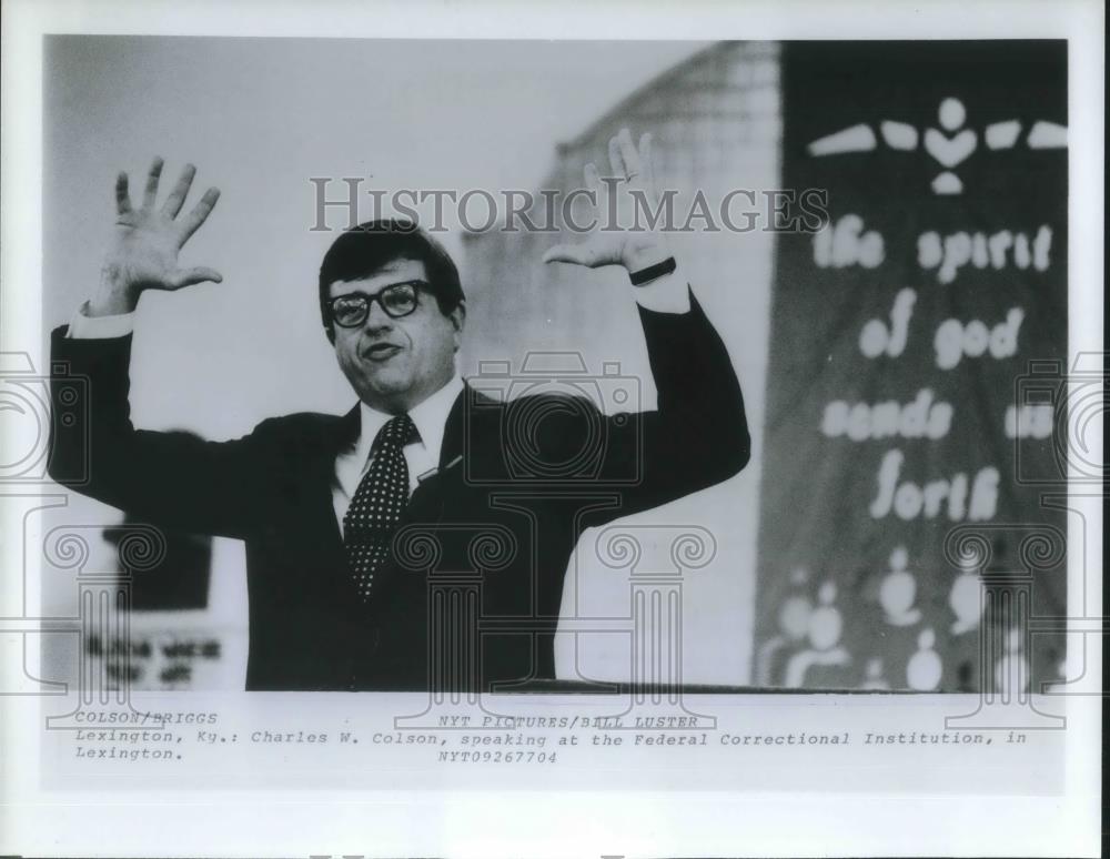 1978 Press Photo Charles Colson Speaking at the Federal Correctional Institution - Historic Images
