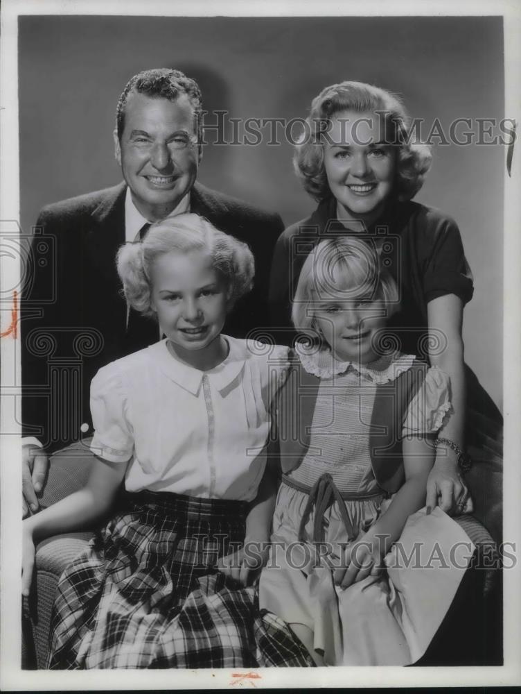 1953 Press Photo Harris Family  - cvp16483 - Historic Images