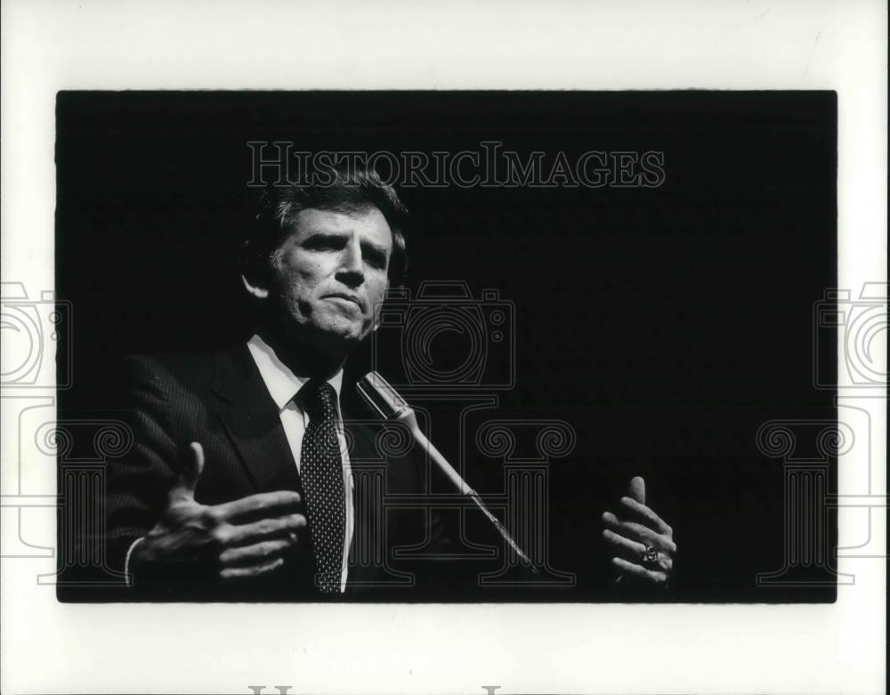 1986 Press Photo Gary Hart - cvp16855 - Historic Images