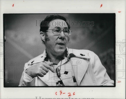 1977 Press Photo Dr. William Glasser Psychiatrist and Educator - cvp14564 - Historic Images