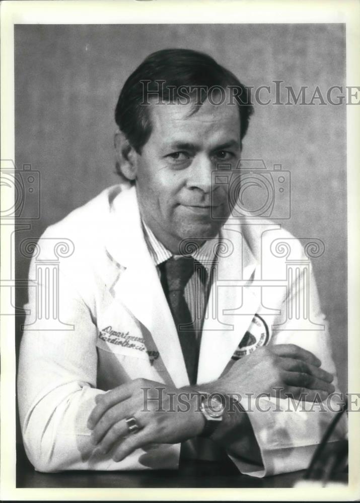 1985 Press Photo Dr. Jack Copeland Universal Medical Center Heart Implant - Historic Images