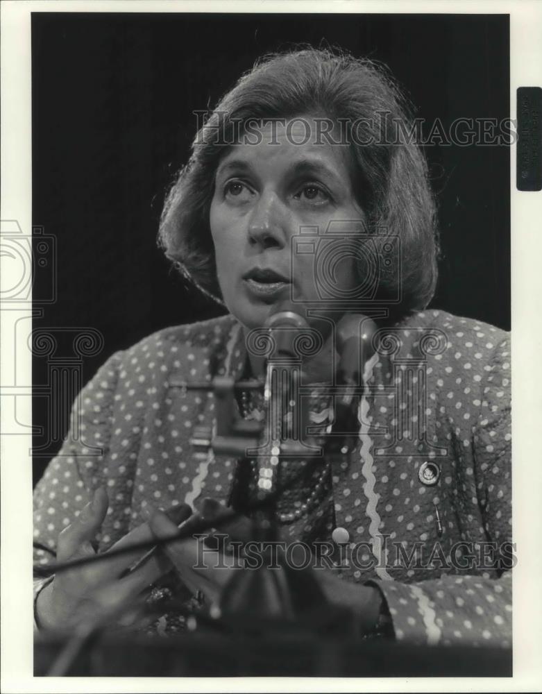 1984 Press Photo Dr. Carolyne K. Davis Health Care Financing Administration - Historic Images