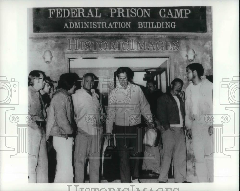 1977 Press Photo H.R. Haldeman released from Federal Prison Camp Watergate - Historic Images