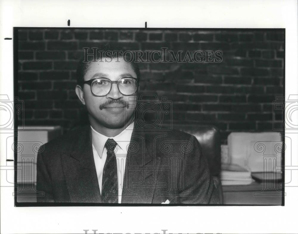 1987 Press Photo Edward Dugger III UNC Ventures - cvp06786 - Historic Images
