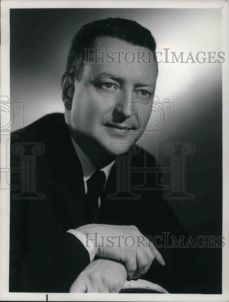1986 Press Photo Julian Goodman Vice Pres. News div, National Broadcast Company - Historic Images