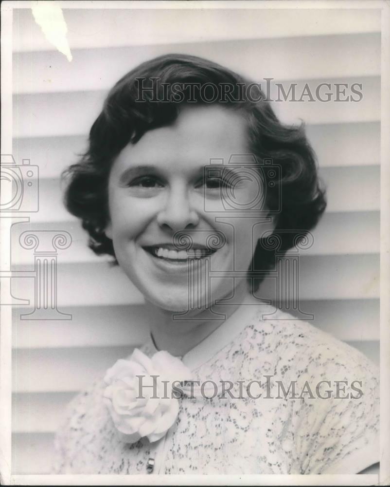 1958 Press Photo Faith Corrigan McNulty Non-Fiction Author Journalist Reporter - Historic Images