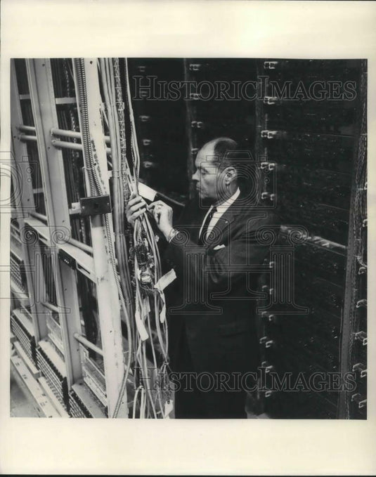 1968 Press Photo Frederick R. Eckley Ohio Bell President - cvp06067 - Historic Images