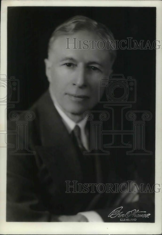 1946 Press Photo Carl D. Friebolin Lawyer Teacher Judge Satirist Cleveland Ohio - Historic Images