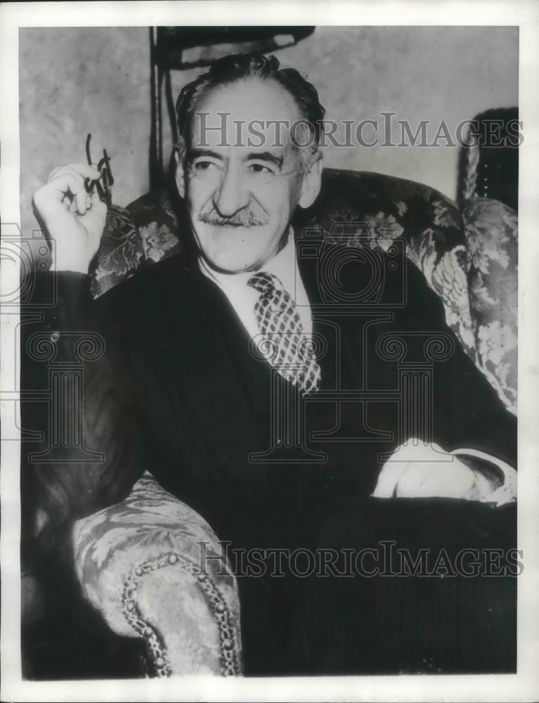 1938 Press Photo Louis Philippe de Bourbon in New Orleans awaiting France Throne - Historic Images