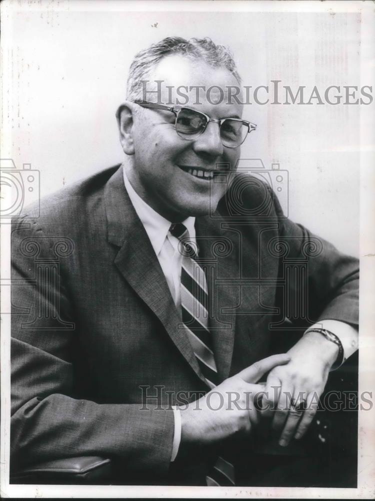 1962 Press Photo F. William Dugan Vice President General Manager Plain Dealer - Historic Images
