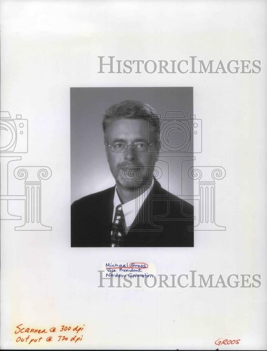 2000 Press Photo Michael Groos Vice president Nordson Corporation - cvp17489 - Historic Images