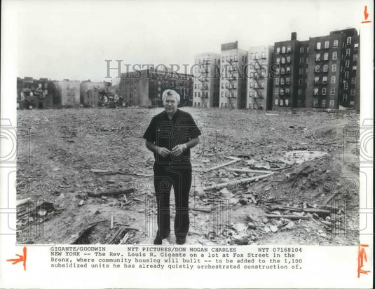 1981 Press Photo Reverend Louis Gigante Bronx Where Housing to be Built - Historic Images