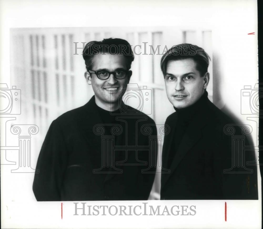 1998 Press Photo Mark Badly & James Mischka - cvp14517 - Historic Images