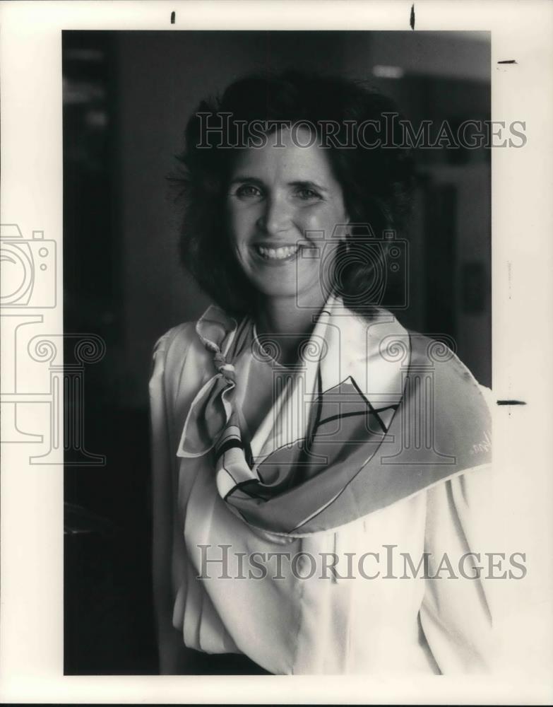 1987 Press Photo Peggy Hauser Director of Sales for Bon Appetit Cleveland - Historic Images