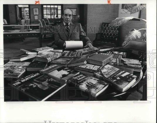 1981 Press Photo Dr Walter Havighurst - cvp16250 - Historic Images