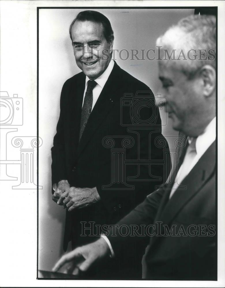 1987 Press Photo Senator Robert Bob Dole Kansas Republican - cvp04323 - Historic Images