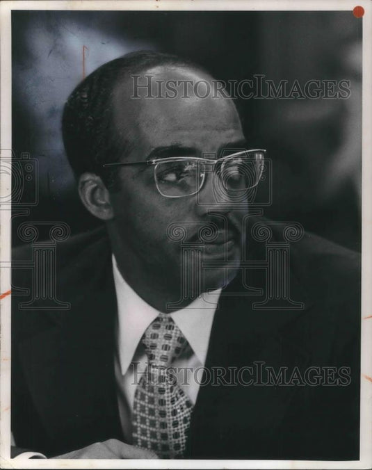 1971 Press Photo John Cole Superintendent of Contracts City of Cleveland - Historic Images
