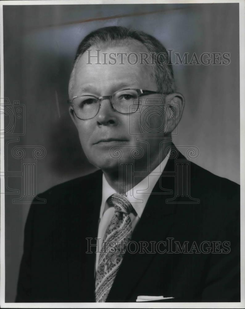 1974 Press Photo Newman Halvorson Board Member Cleveland Museum Natural History - Historic Images
