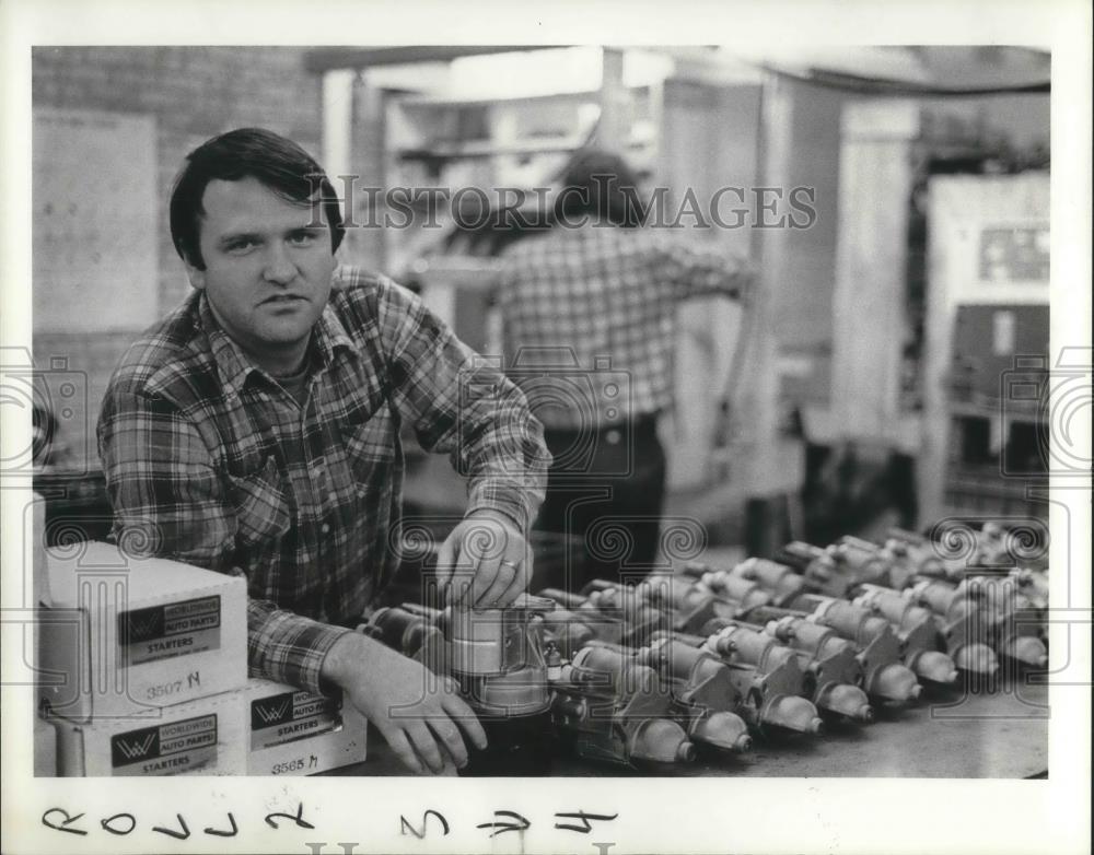 1984 Press Photo Larry Etheredge Owner Clark Manufacturing Company - cvp06545 - Historic Images