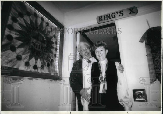 1989 Press Photo Daniel Hawley and wife Marsha in Las Vegas Home - cvp16264 - Historic Images