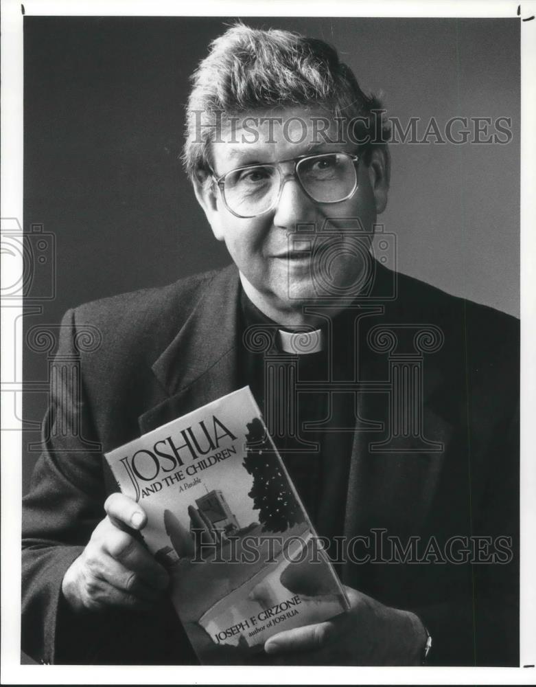 1989 Press Photo Rev. Joseph Girzone Writer Author Retired Catholic Priest - Historic Images