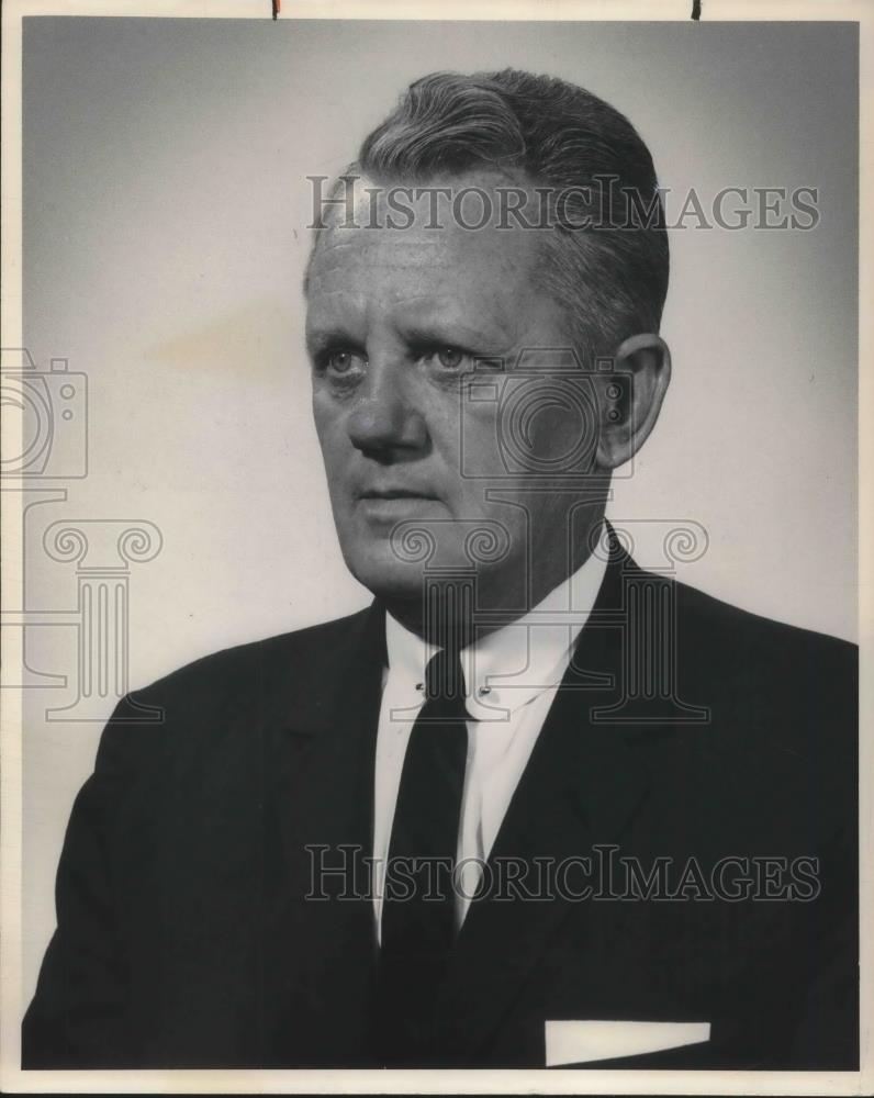1963 Press Photo Lester C. Ehrhardt Mayor of Lyndhurst - cvp05933 - Historic Images
