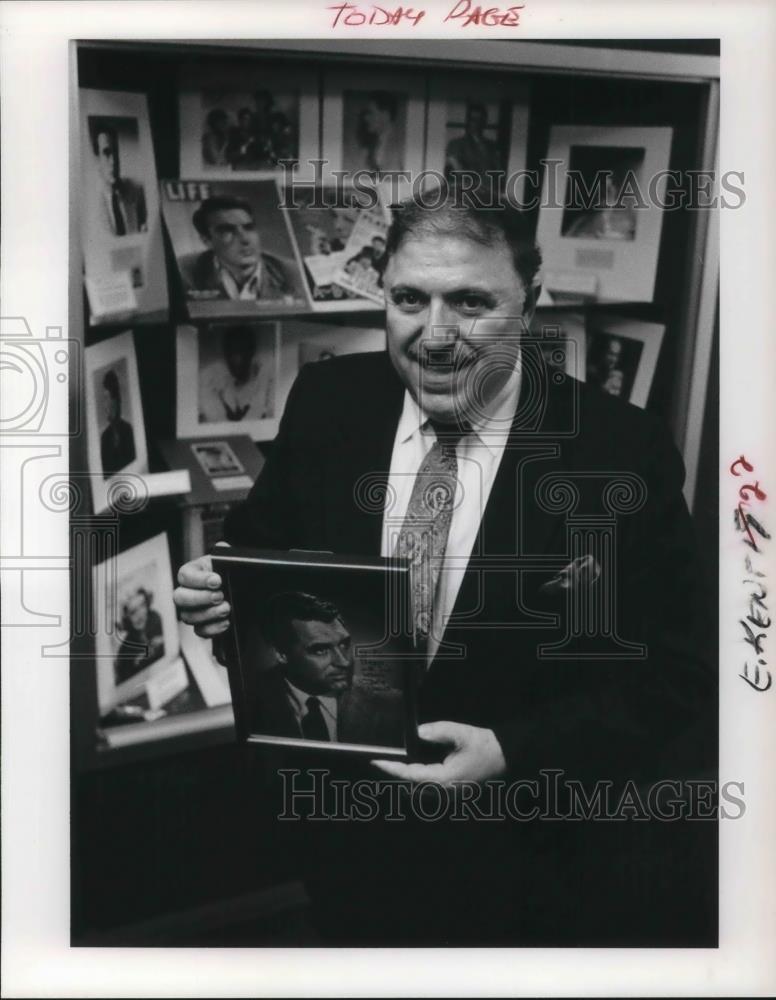 1994 Press Photo Al Flogge With Cary Grant Photo - cvp12906 - Historic Images