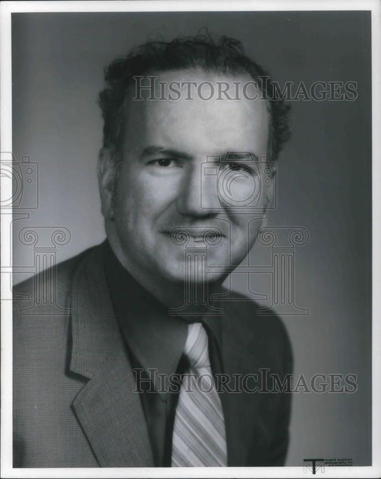 1972 Press Photo James P. Conway Case Western Reserve University Administrator - Historic Images