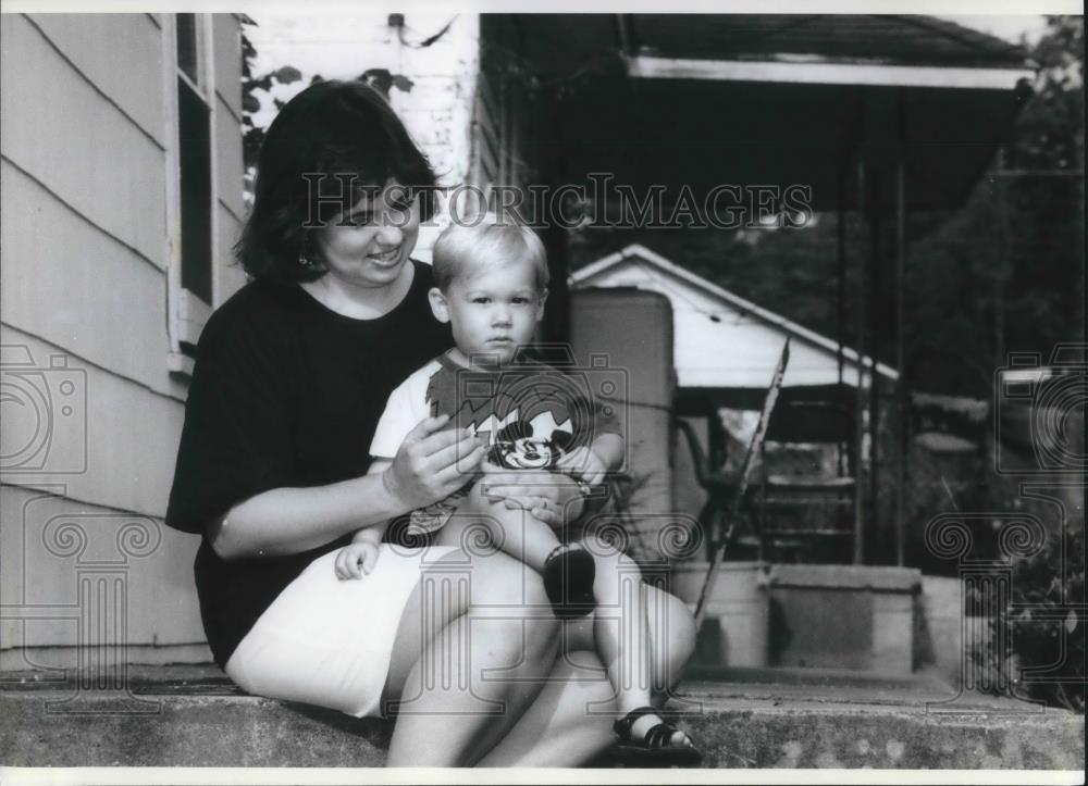 1991 Press Photo Kathy Schiller Devenney Son David Husband Shot Jackson MS - Historic Images