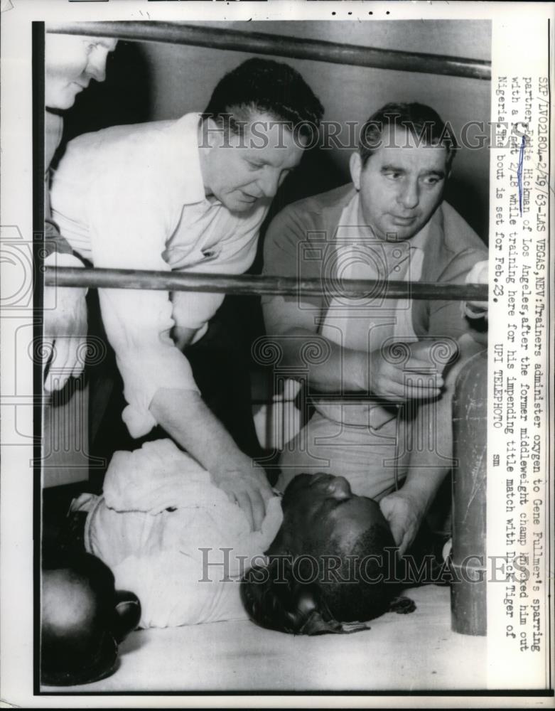 1963 Press Photo Trainers &amp; Gene Fullmer&#39;s sparring partner Eddie Hickman at KO - Historic Images