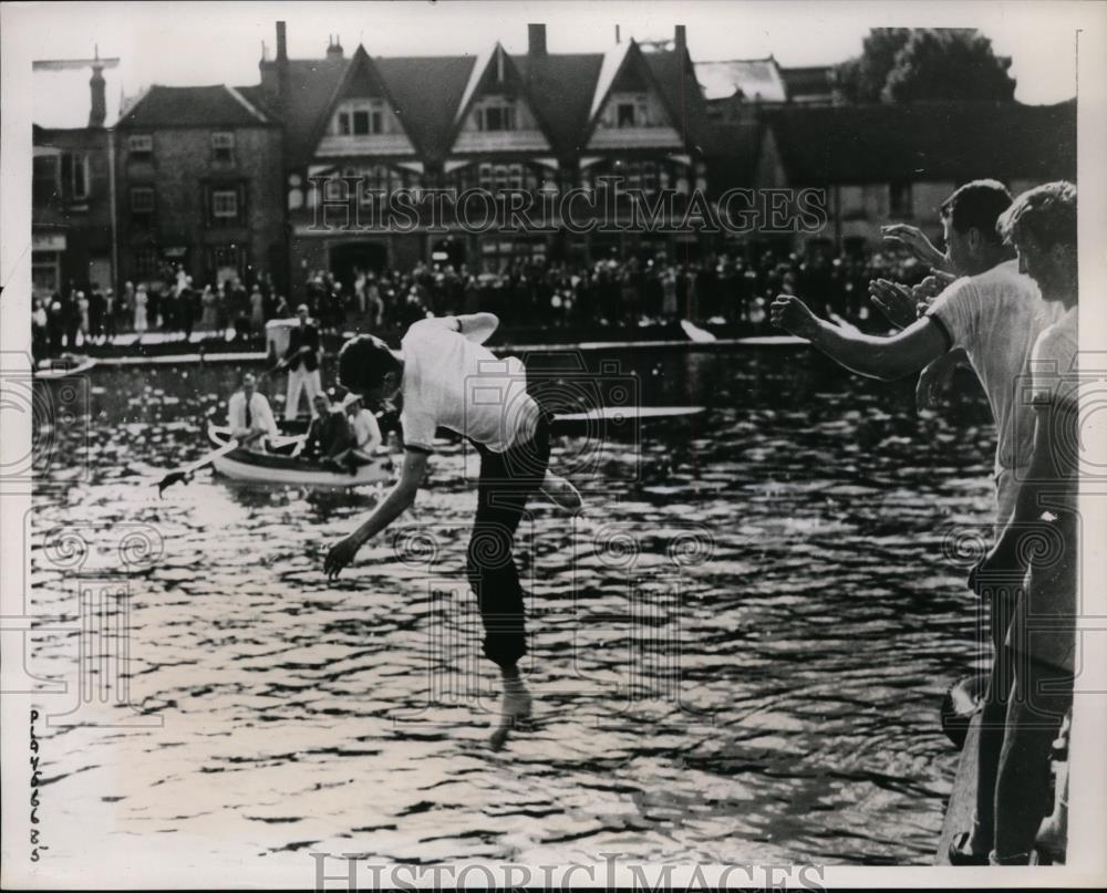 1938 Press Photo Evan Thomas coxswain of Kent School crew at Royal Regatta win - Historic Images