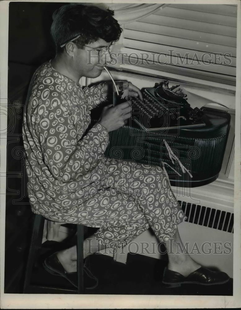 1947 Press Photo Real Estate Editor James Chandler with room cooler - nee92801 - Historic Images