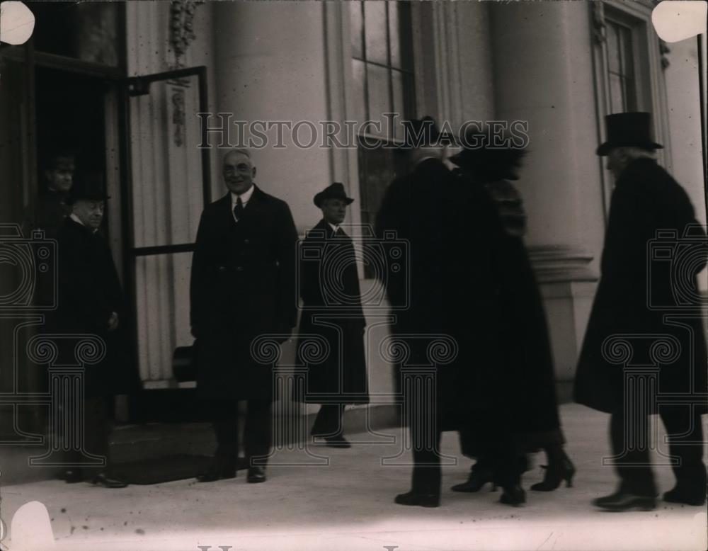 1921 Press Photo President & Mrs Warren Harding at the White House - nee89041 - Historic Images