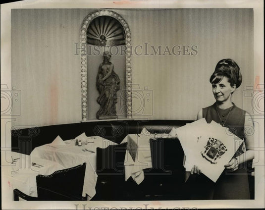 Undated Press Photo Hostess Mrs. Billie Nix at Cavoli's Restaurant - nee92266 - Historic Images