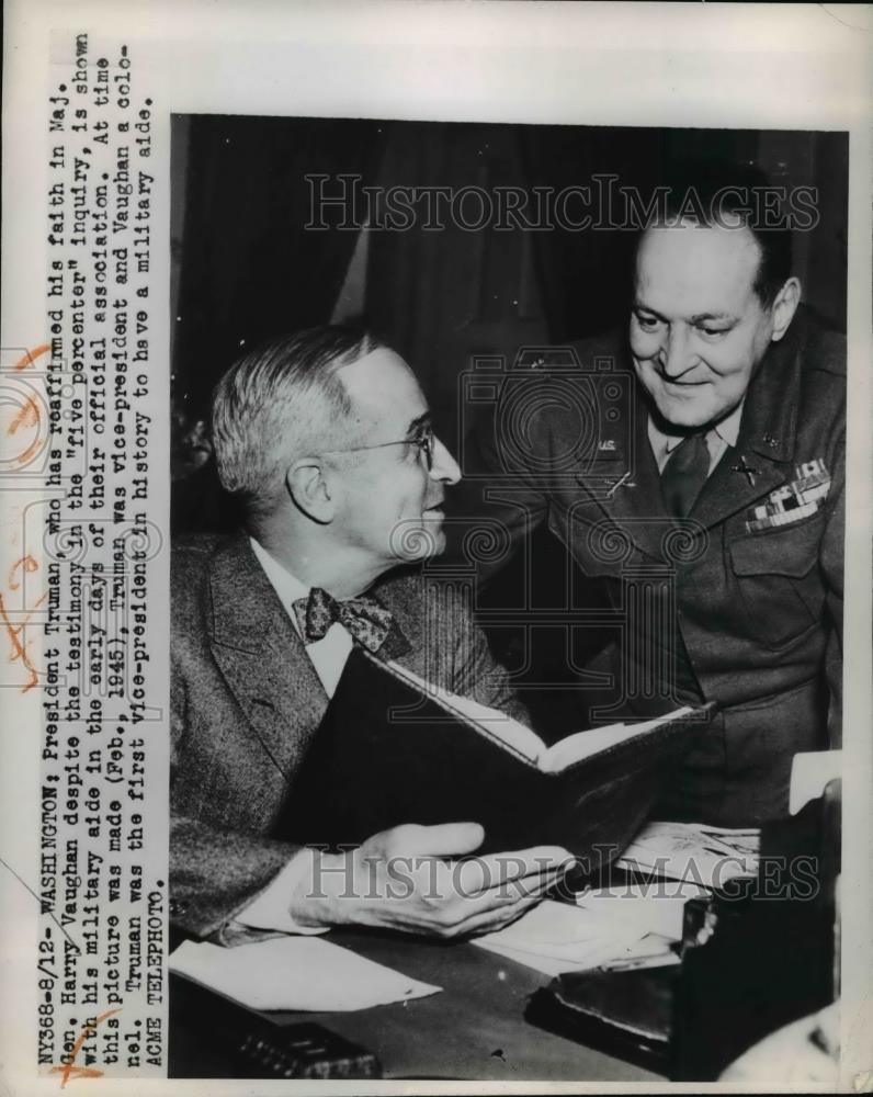 1949 Press Photo President Harry Truman with Maj.Gen. Harry Vaughan - nee91616 - Historic Images