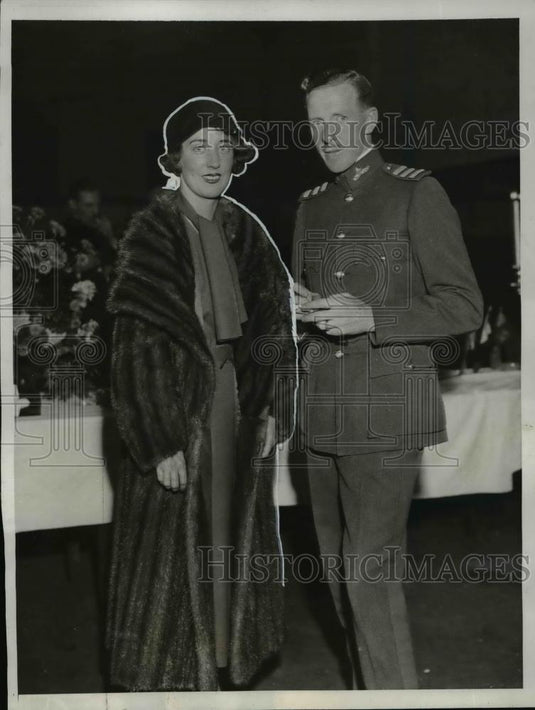 1932 Press Photo Mrs Francis Hitchcock and Captain Fredereick A Ahern - Historic Images
