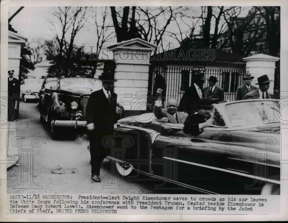 1952 Press Photo President Dwight Eisenhower Waves To Crowd From His Car - Historic Images