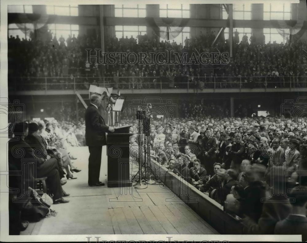 1932 Press Photo Pre. Herbert Hover addresses Saturday Noon,Univ. of Wisconsin - Historic Images