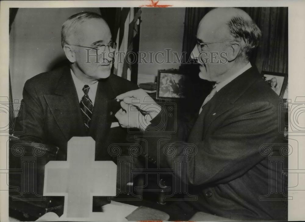 1952 Press Photo President Truman and E. Roland - nee90972 - Historic Images