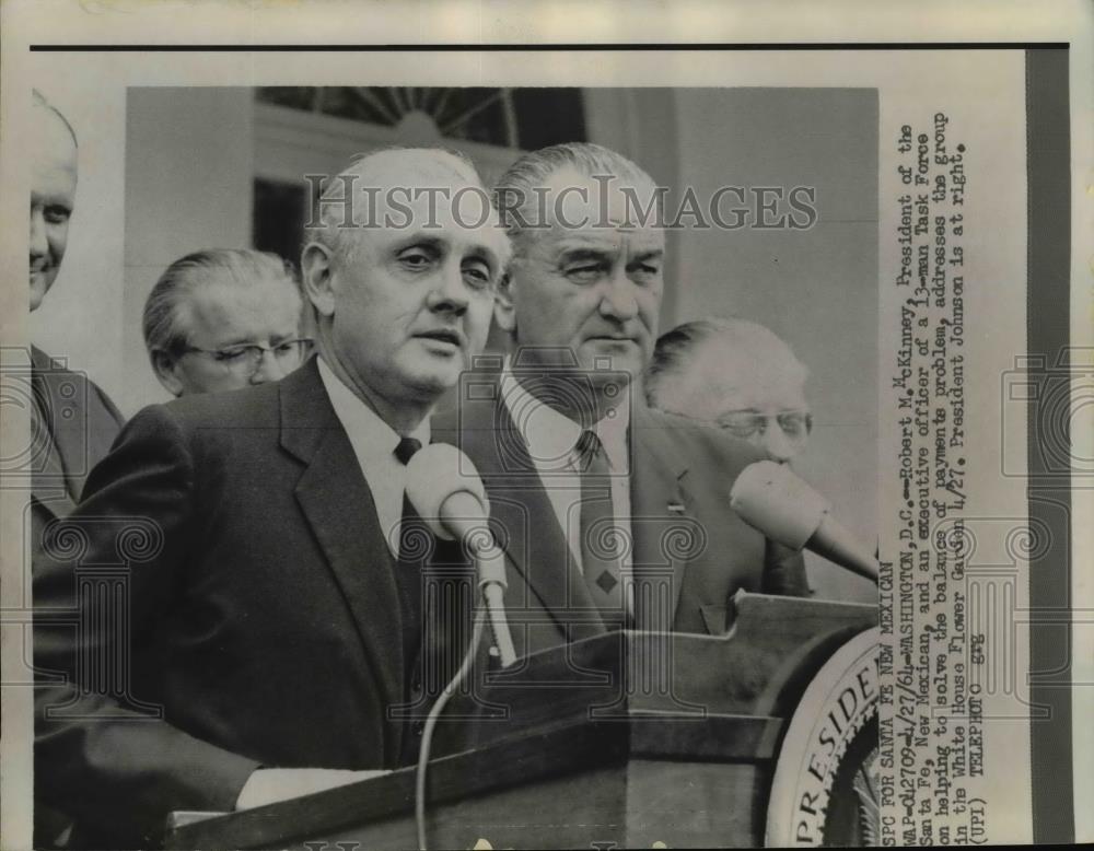 1964 Press Photo Robert McKinney Giving A Speech At Washington, D.C. - nee90040 - Historic Images